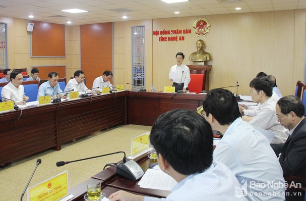 Nghiên cứu, đề xuất sắp xếp lại đội ngũ công chức và cán bộ không chuyên trách cấp xã