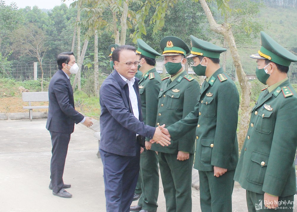 Phó Chủ tịch Thường trực HĐND tỉnh chúc Tết tại huyện Thanh Chương