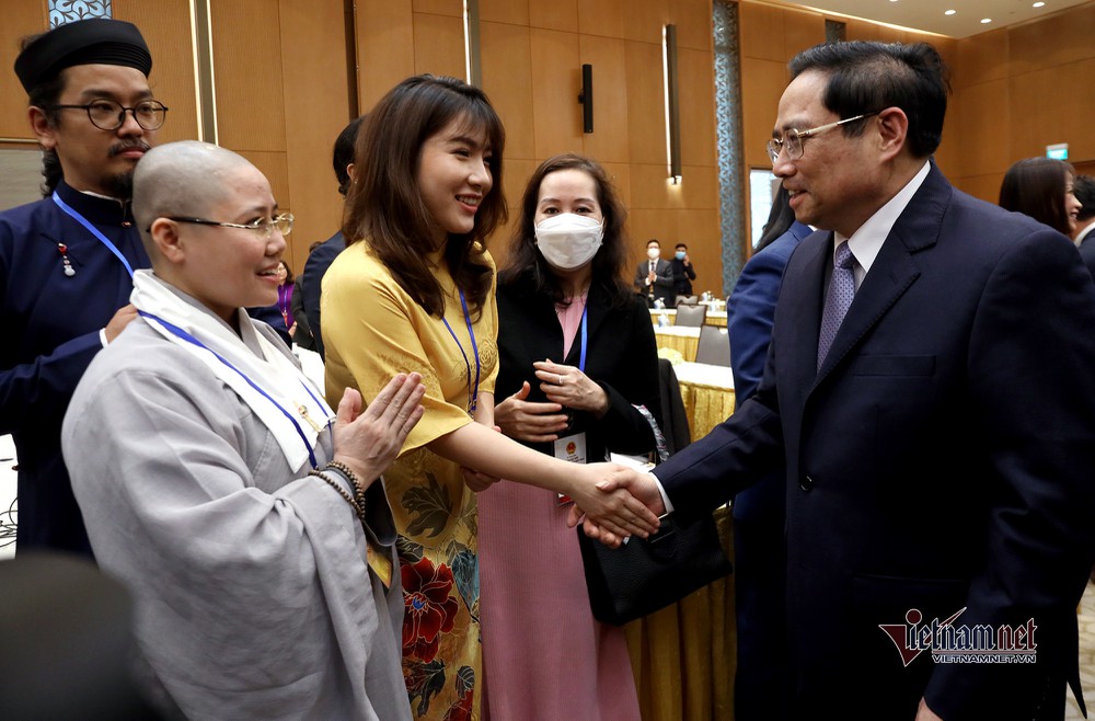 Thủ tướng Phạm Minh Chính: Chính phủ sẽ có giải pháp để 'đường về quê gần hơn'