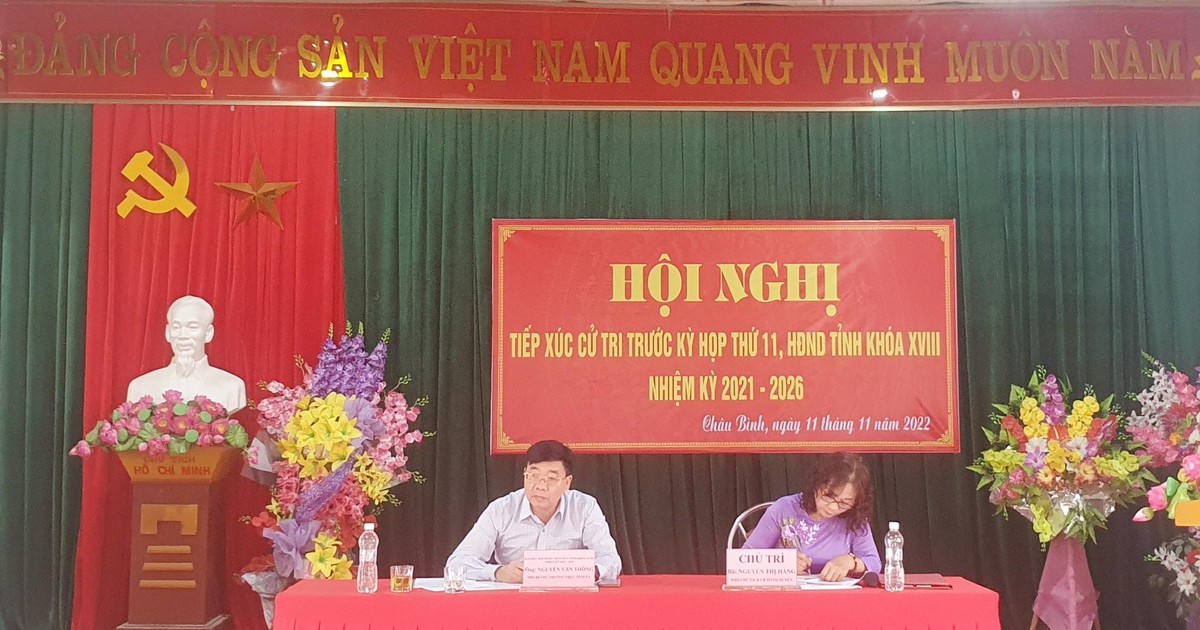 Đồng chí Phó Bí thư Thường trực Tỉnh ủy Nguyễn Văn Thông tiếp xúc cử tri huyện Quỳ Châu