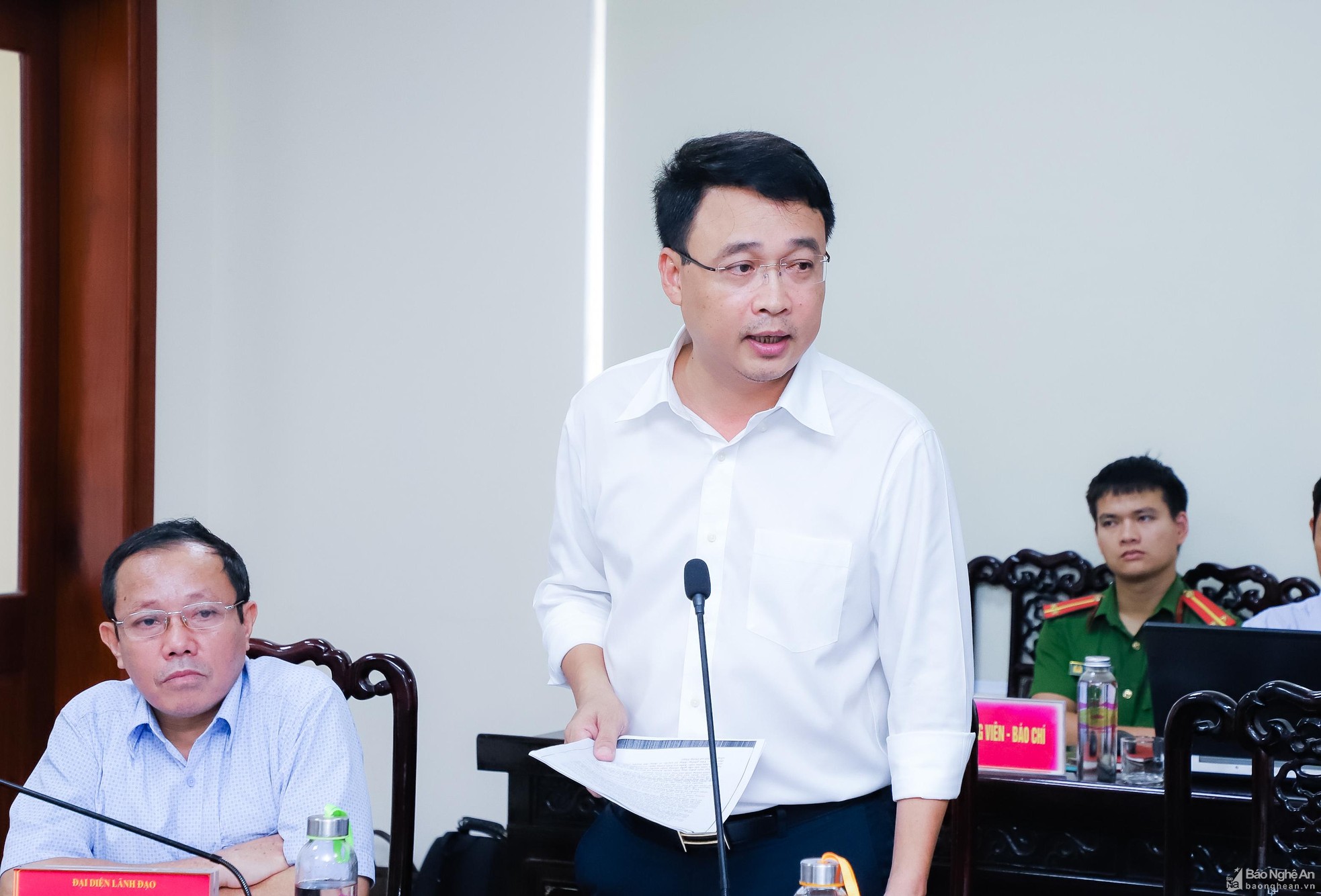 Chủ tịch UBND tỉnh Nghệ An Nguyễn Đức Trung tiếp công dân định kỳ tháng 11 ảnh 3