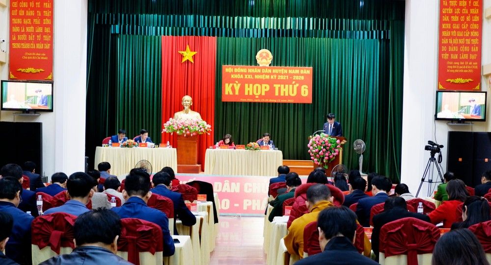 Phó Chủ tịch Thường trực HĐND tỉnh Nguyễn Nam Đình dự kỳ họp HĐND huyện Nam Đàn