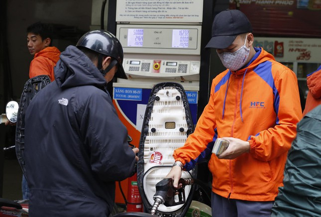 Bộ Tài chính lên tiếng việc giá xăng tăng kỷ lục