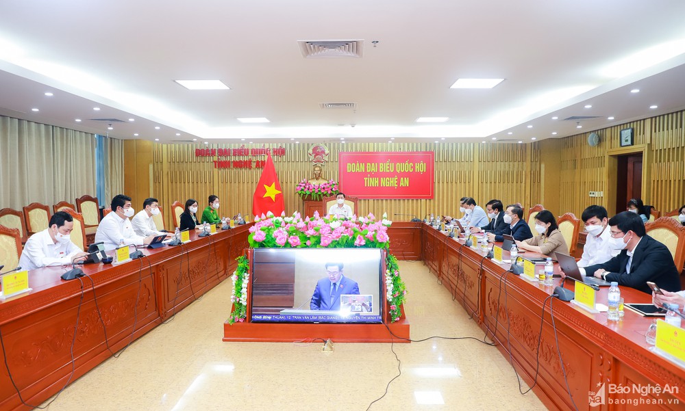 Ủy ban Thường vụ Quốc hội tiến hành phiên chất vấn về lĩnh vực công thương, tài nguyên và môi trường