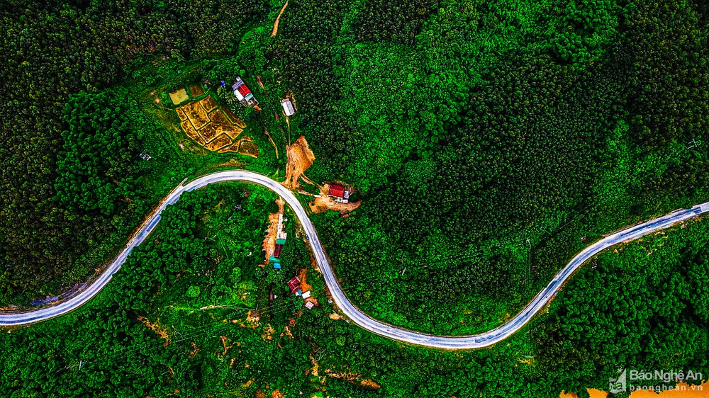 duong_len_mien_tay_8844690_1932022.jpg