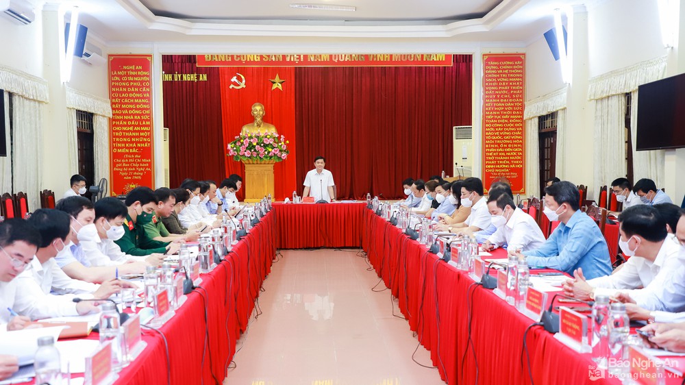 Ban Thường vụ Tỉnh ủy đánh giá một năm triển khai Chương trình hành động thực hiện Nghị quyết Đại hội