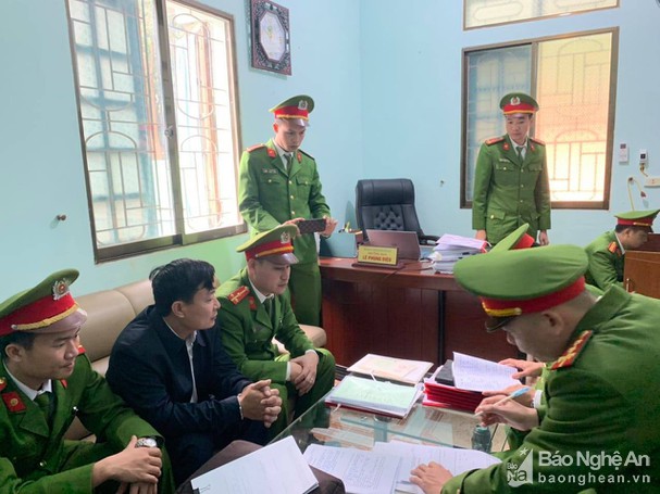 cong_an_kham_net_noi_lam_viec_cua_ong_dieu_anh_th67099_2932022.jpg