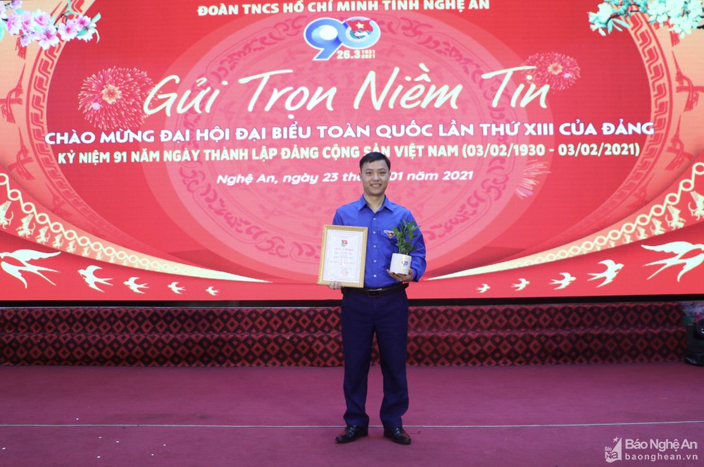 Đại diện Nghệ An lọt top 10 Gương mặt trẻ Việt Nam tiêu biểu năm 2021