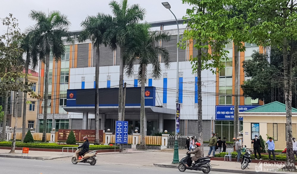 bna_trung_tam_phuc_vu_hanh_chinh_cong4936267_2142022.jpg