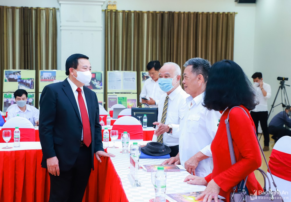 bna_hoi-thao-khoa-hoc-dong-chi-phan-dang-luu-voi-cach-mang-viet-nam-va-que-huong-nghe-an-hinh-anh-11.jpg