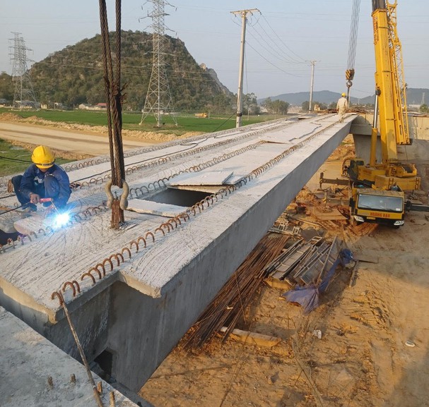 thi_cong_cau_truong_lam_tran_chau7184780_18420229995725_2942022.jpg