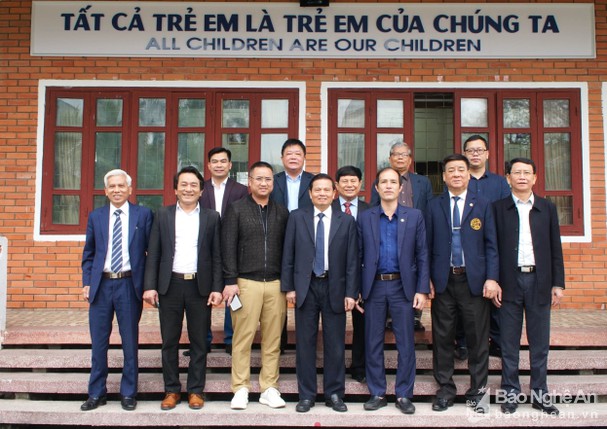 bna_cac_dai_bieu_chup_anh_luu_niem1289941_442022.jpg