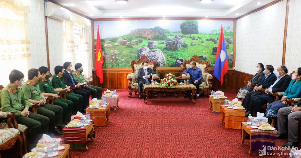 bna_tinh-nghe-an-tham-chuc-tet-co-truyen-bunpimay-tai-lao-hinh-anh-1--n1.jpg