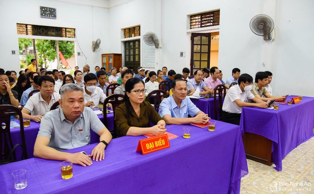 Cử tri bày tỏ băn khoăn về tốc độ phát triển đô thị biển của thị xã Cửa Lò