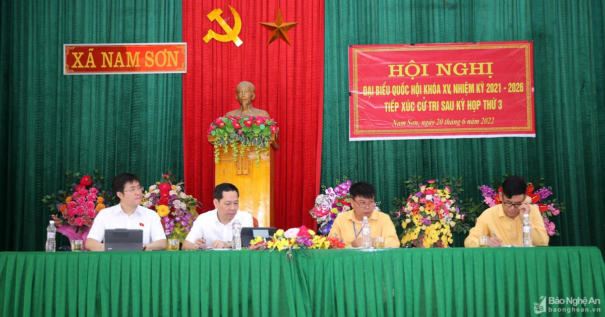 Đại biểu Quốc hội tiếp xúc cử tri tại Đô Lương