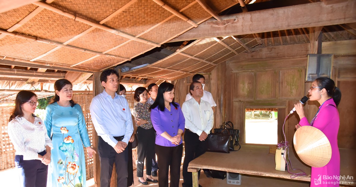 Đoàn Giám sát của Ủy ban Văn hóa, Giáo dục của Quốc hội làm việc tại huyện Nam Đàn