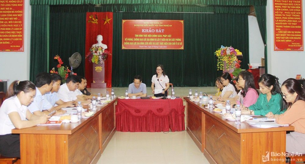 Đoàn Đại biểu Quốc hội tỉnh Nghệ An khảo sát về chấp hành pháp luật phòng, chống bạo lực gia đình tại huyện Thanh Chương