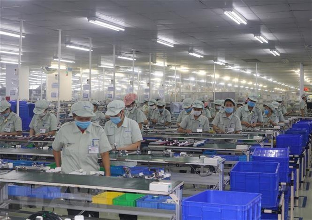 cong-nhan-luxshase-7871.jpg