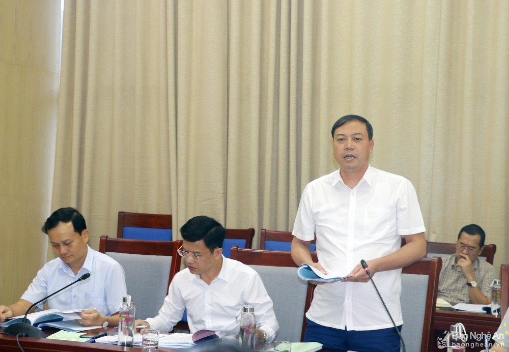 bna-dong-chi-chu-duc-thai-truong-ban-van-hoa-xa-hoi-hoi-dong-nhan-dan-tinh-cho-y-kien-tai-cuoc-hop-anh-my-ha-4104.jpg
