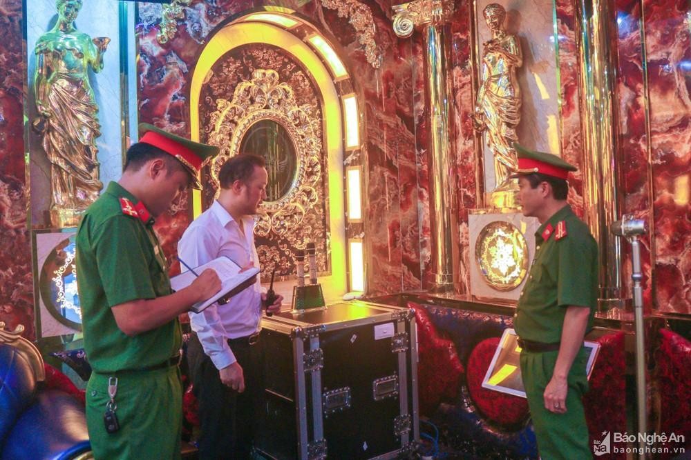 co-quan-canh-sat-phong-chay-chua-chay-kiem-tra-co-so-kinh-doanh-dich-vu-karaoko-anh-dang-cuong-62--n1.jpg