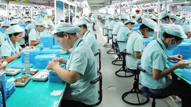 Dùng phí công đoàn hỗ trợ công nhân