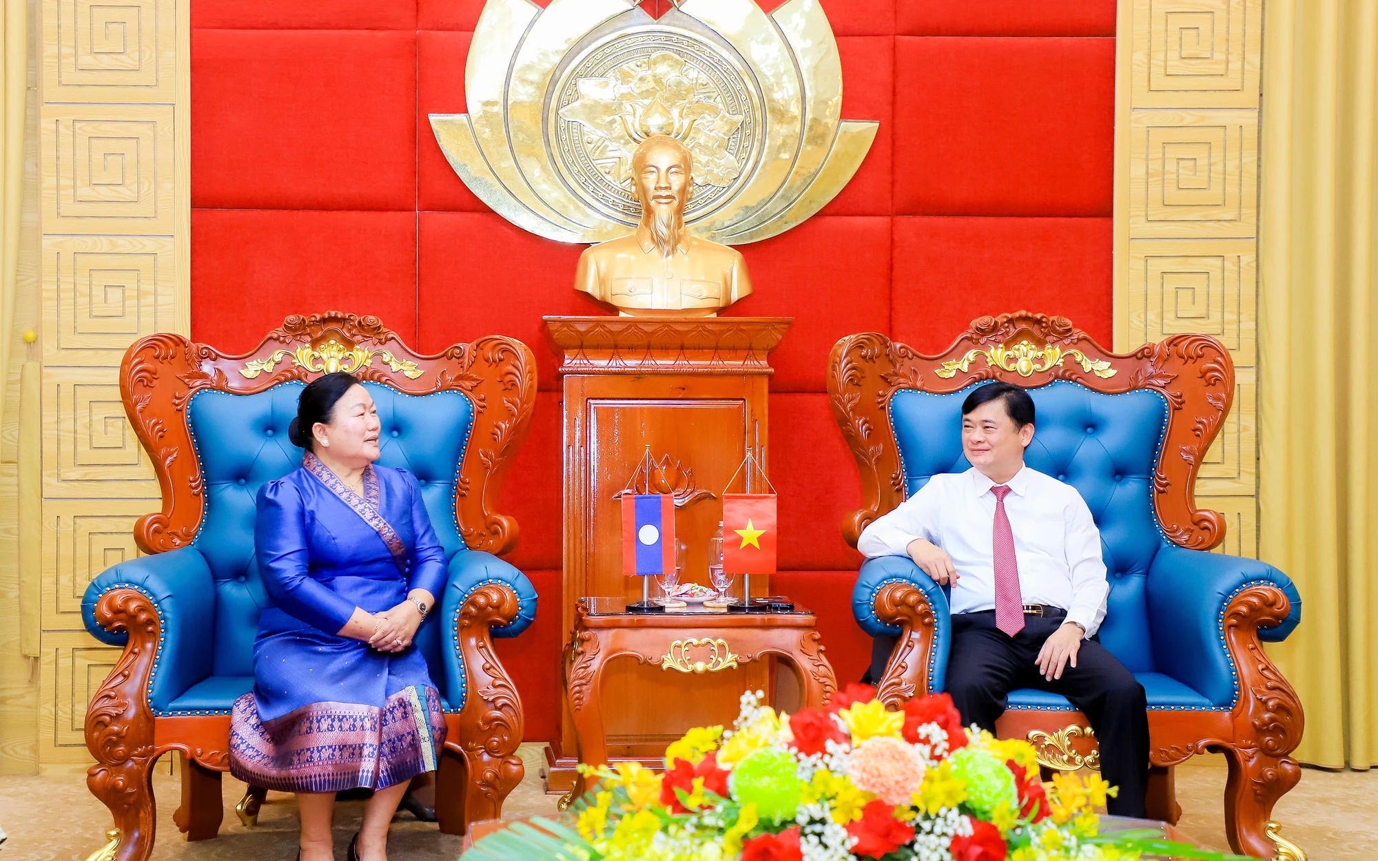 Bí thư Tỉnh ủy Nghệ An Thái Thanh Quý tiếp đoàn công tác thủ đô Viêng Chăn, Cộng hòa Dân chủ Nhân dân Lào