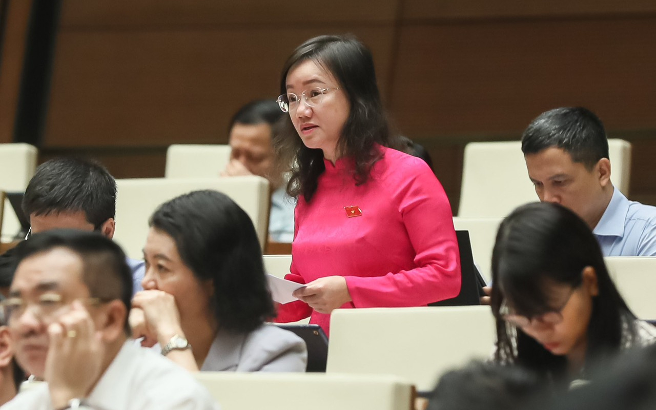 ĐBQH Thái Thị An Chung: Nên quy định độ tuổi được điều khiển xe gắn máy từ đủ 15 tuổi