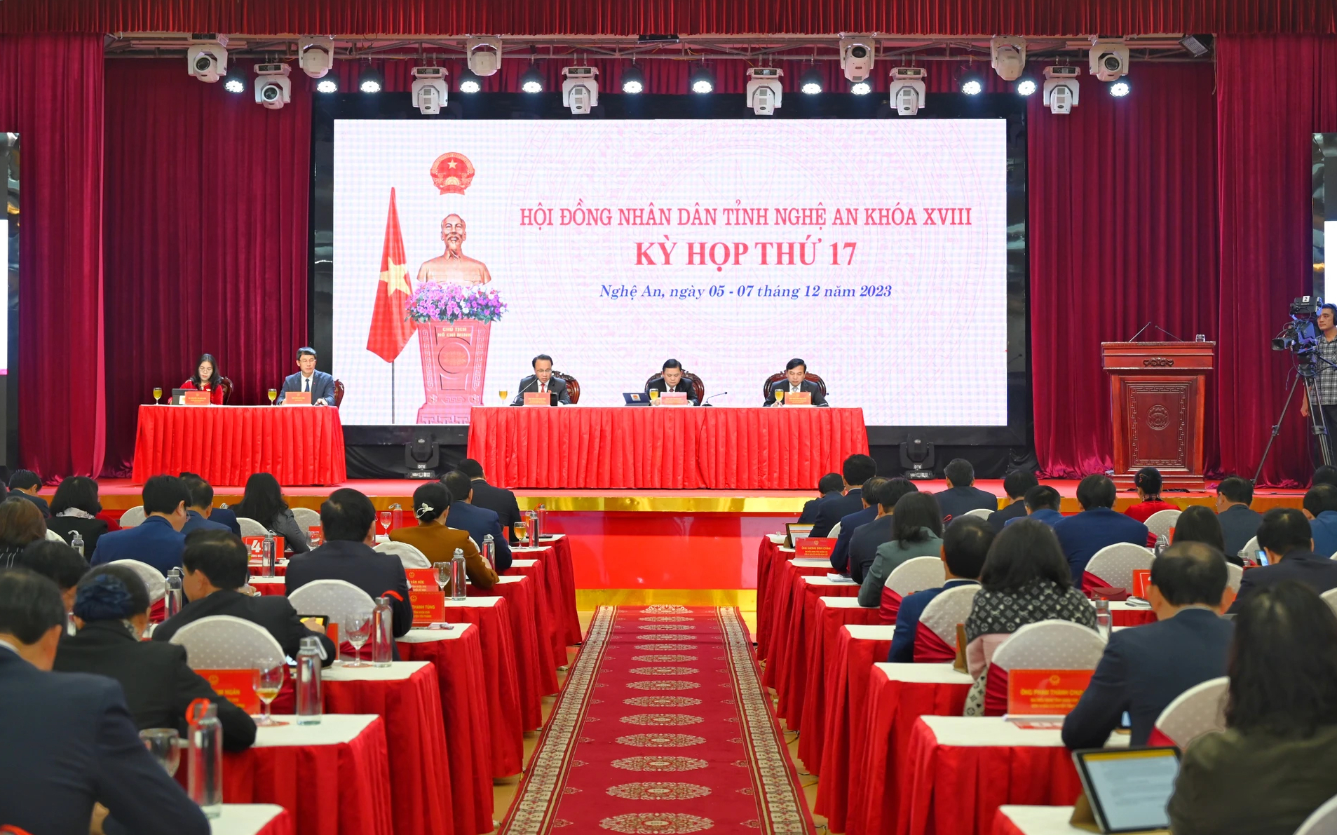 Đại biểu HĐND tỉnh đề nghị tiếp tục chủ động, quyết liệt và linh hoạt trong chỉ đạo, điều hành