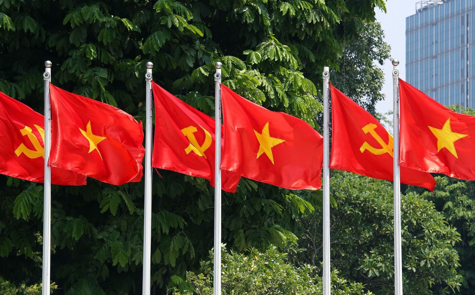 93 năm Ngày thành lập Đảng: Đảng ta đó - hân hoan một niềm tin!