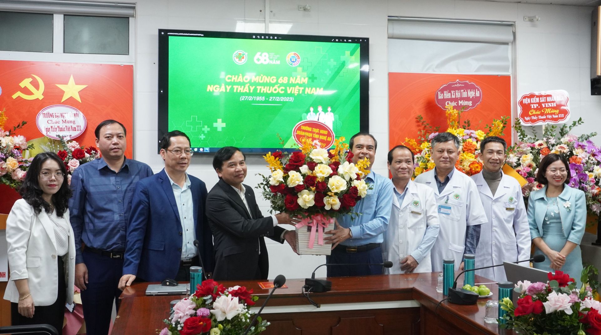 a-khoa-thanh-pho-vinh1.jpg