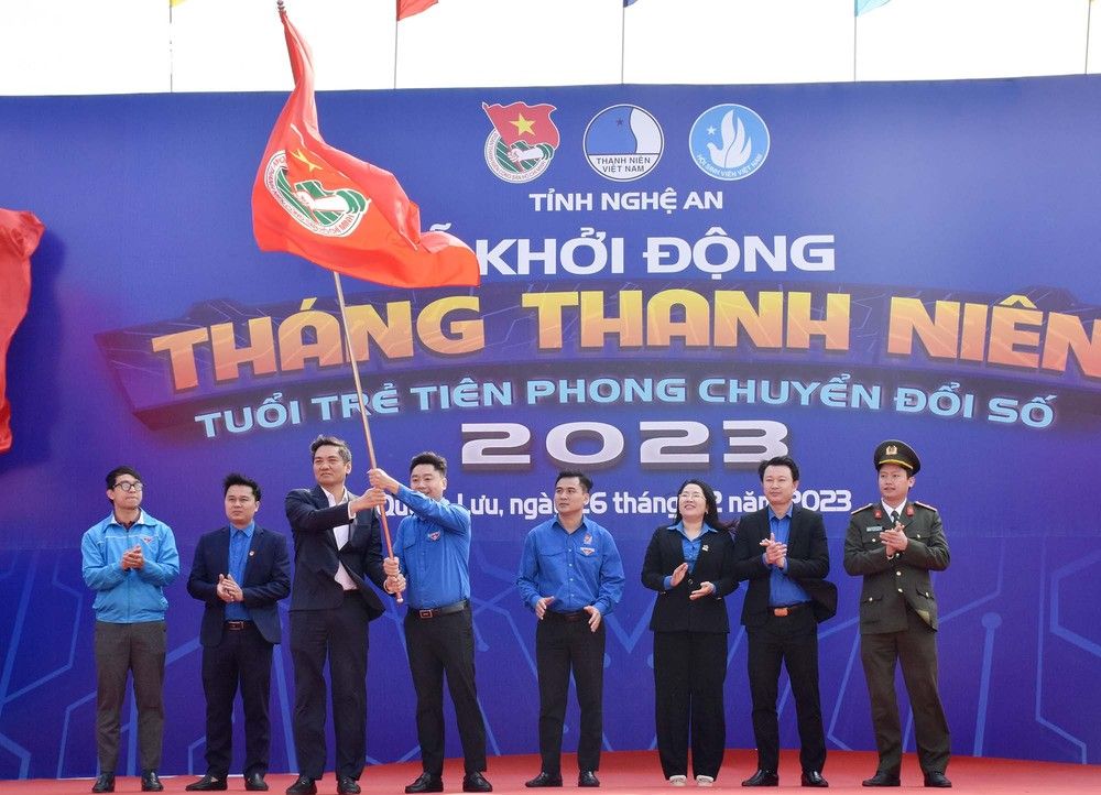 bna-8-thang-thanh-nien-anh-cong-kien-6931.jpg