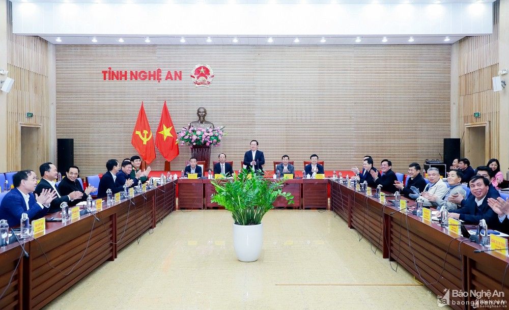 Chủ tịch UBND tỉnh: Tổ chức thực hiện khẩn trương các nhiệm vụ được giao, không để chậm trễ công việc