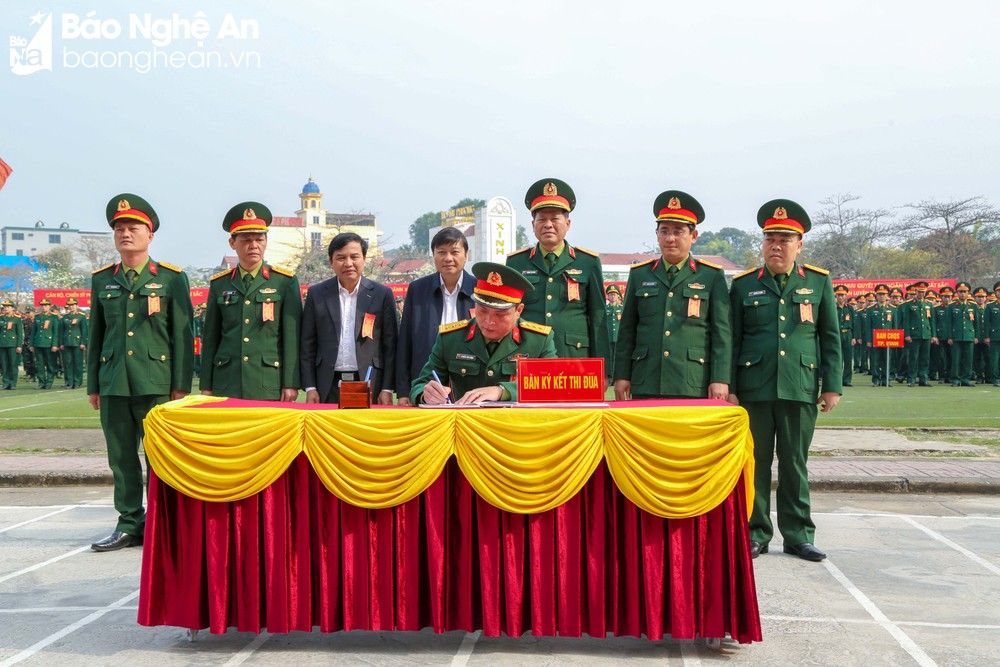 bna-ky-ket-thi-dua-anh-dinh-tuyen-6956.jpg
