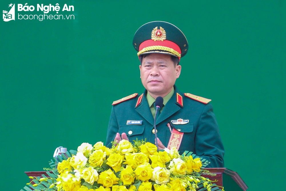 bna-thieu-tuong-trinh-van-hung-uy-vien-ban-thuong-vu-dang-uy-chu-nhiem-chinh-tri-quan-khu-4-anh-dinh-tuyen-8749.jpg