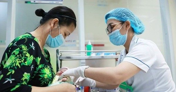 Tăng phụ cấp ưu đãi theo nghề đối với viên chức y tế dự phòng, y tế cơ sở