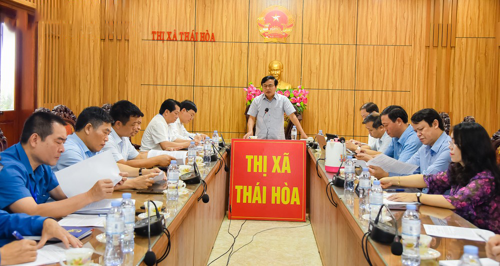 HĐND tỉnh giám sát công tác cải cách hành chính tại TX. Thái Hòa