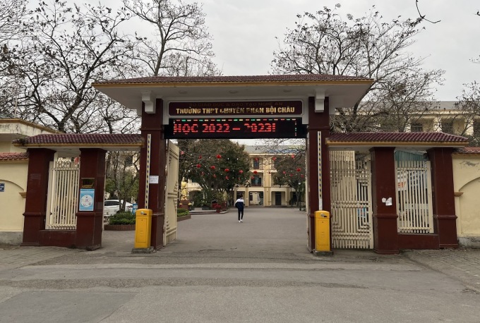 Thường trực HĐND tỉnh Nghệ An thống nhất xây dựng chính sách ưu đãi  mới đối với Trường THPT chuyên Phan Bội Châu