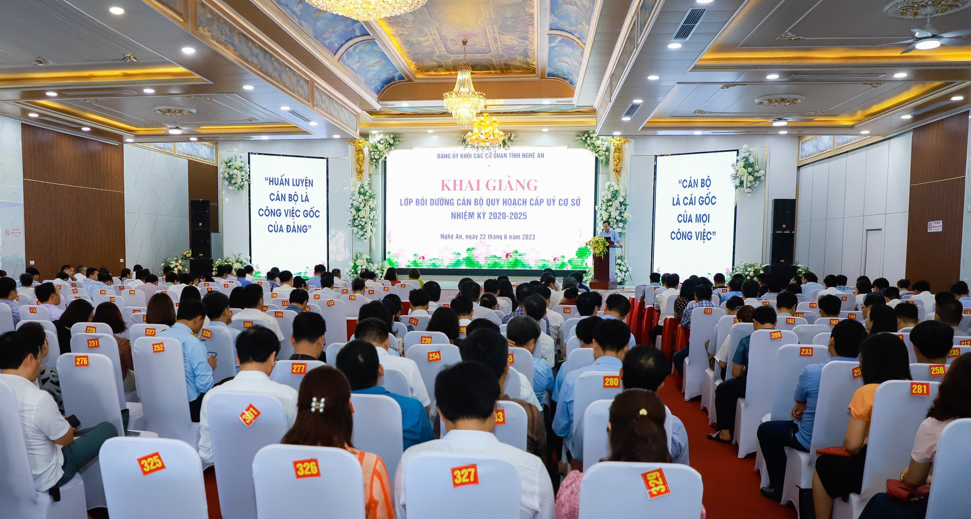 Đảng ủy Khối CCQ tỉnh Nghệ An bồi dưỡng công tác Đảng cho 500 cán bộ dự nguồn cấp ủy cơ sở