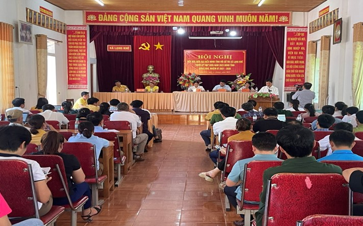 Cử tri xã Lạng Khê và Châu Khê huyện Con Cuông kiến nghị nhiều nội dung liên quan đến việc đầu tư xây dựng cơ sở hạ tầng