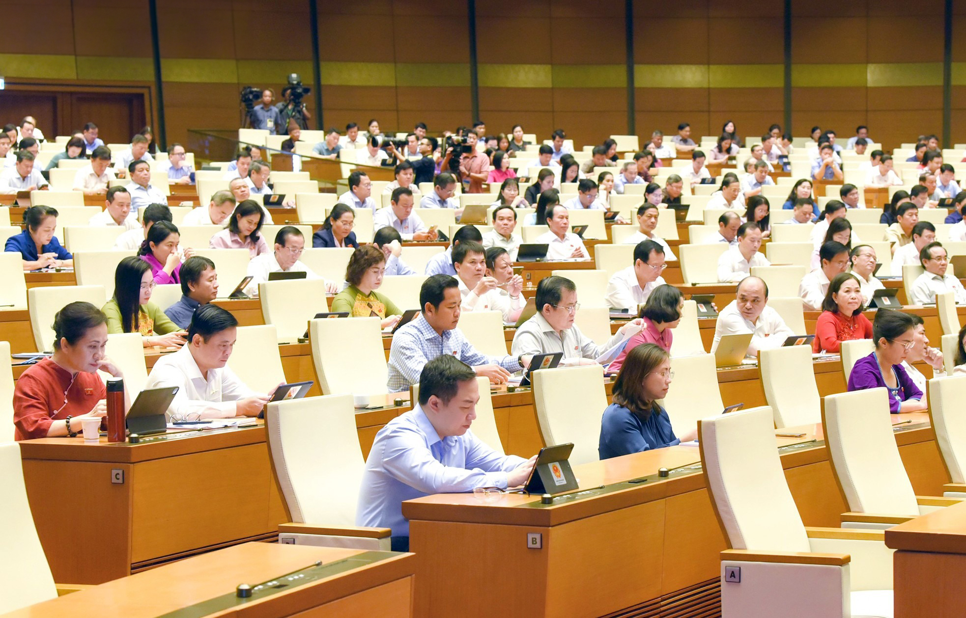 Quốc hội hoàn thành phiên chất vấn và trả lời chất vấn tại kỳ họp thứ 5