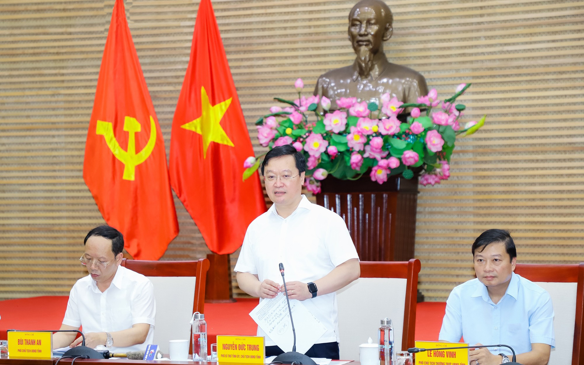 Chủ tịch UBND tỉnh: Phấn đấu đạt mục tiêu giải ngân vốn đầu tư công và 3 chương trình mục tiêu quốc gia đã đề ra