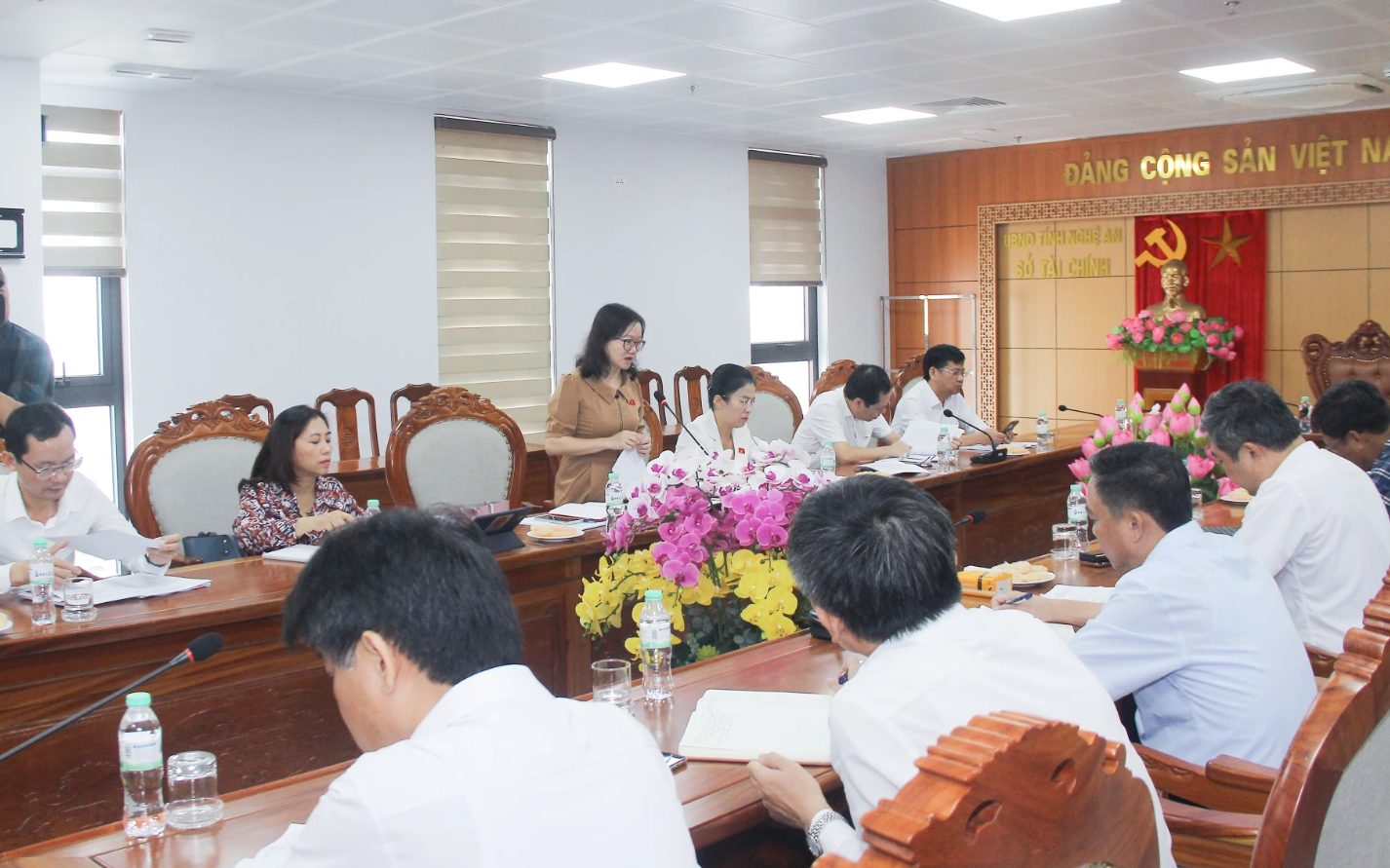 Nghiên cứu, đề xuất Quốc hội bổ sung chính sách đặc thù cho tỉnh Nghệ An