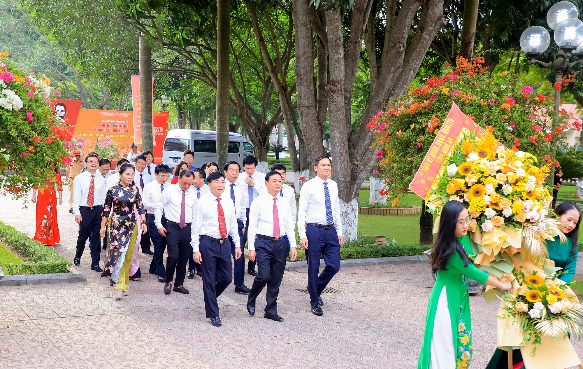 Lãnh đạo tỉnh Nghệ An dâng hoa, dâng hương kỷ niệm 93 năm ngày Xô viết Nghệ Tĩnh (12/9/1930 - 12/9/2023)