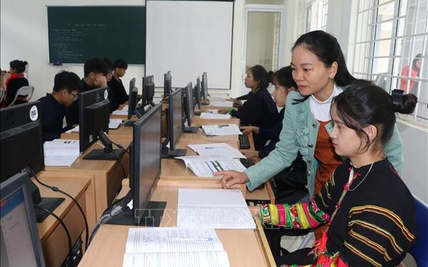 Bộ Giáo dục và Đào tạo trả lời kiến nghị cử tri về chính sách hỗ trợ vùng miền núi thực hiện Chương trình giáo dục phổ thông 2018
