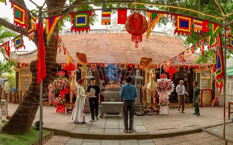 UBND thị xã Cửa Lò trả lời cử tri Nguyễn Cảnh An - Phó Bí thư thường trực Đảng ủy phường Nghi Thủy về việc xem xét hỗ trợ để mở rộng khuôn viên Đền Yên Lương