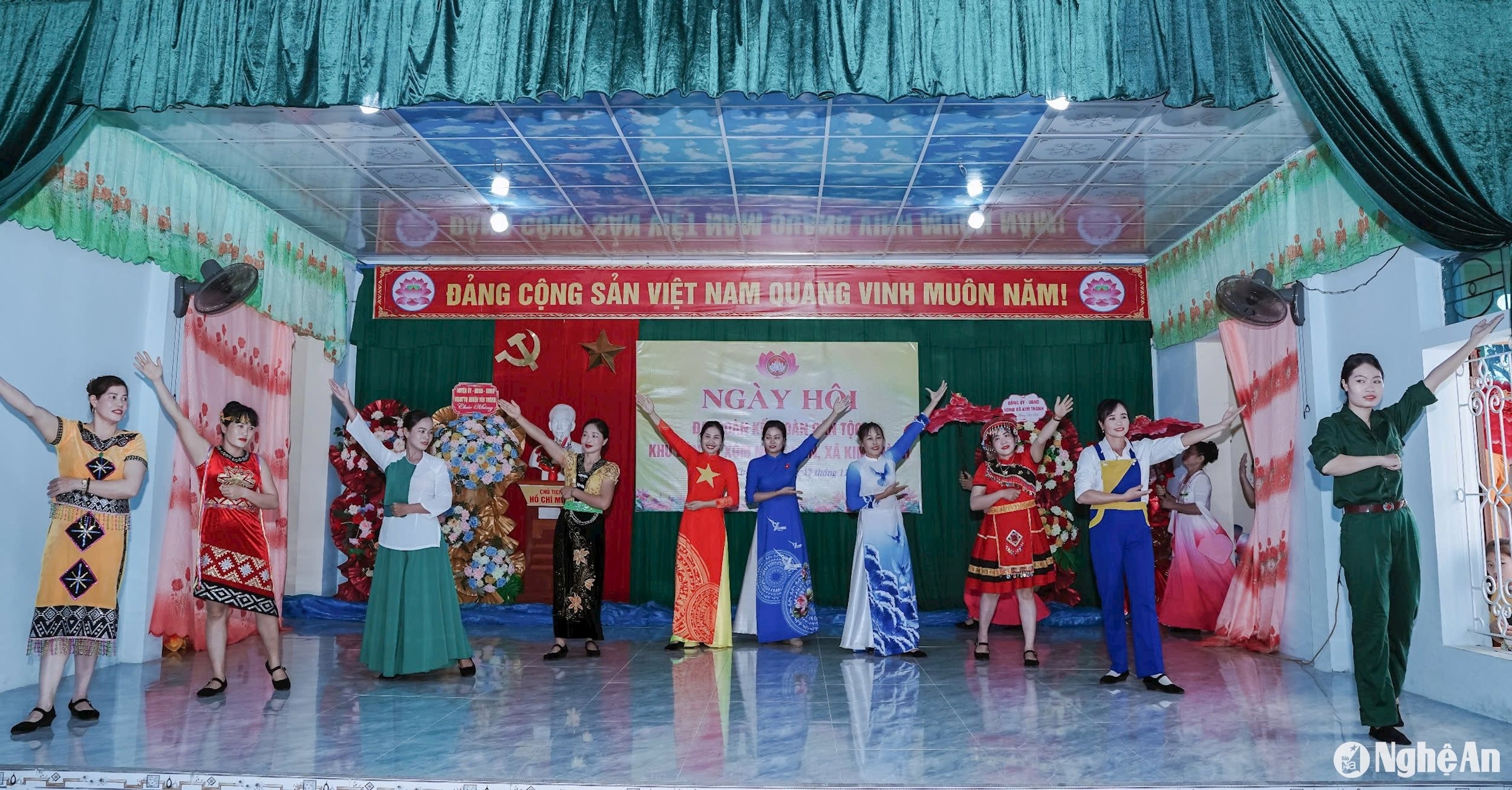 bna_van-nghe-chao-mung-ngay-hoi-dai-doan-ket.jpg