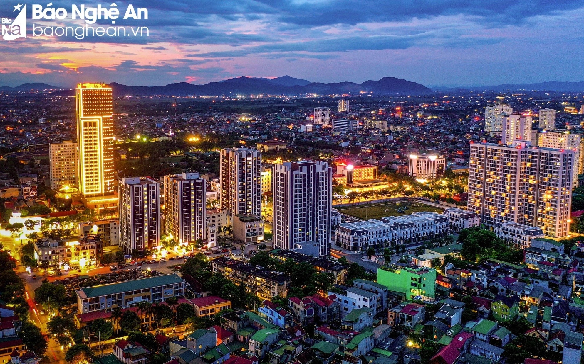 khu-quang-trung-gio-day-da-moc-len-nhung-cong-trinh-moi-dua-thanh-vinh-tro-nen-hien-dai-hon.-anh-sach-nguyen(1).jpg