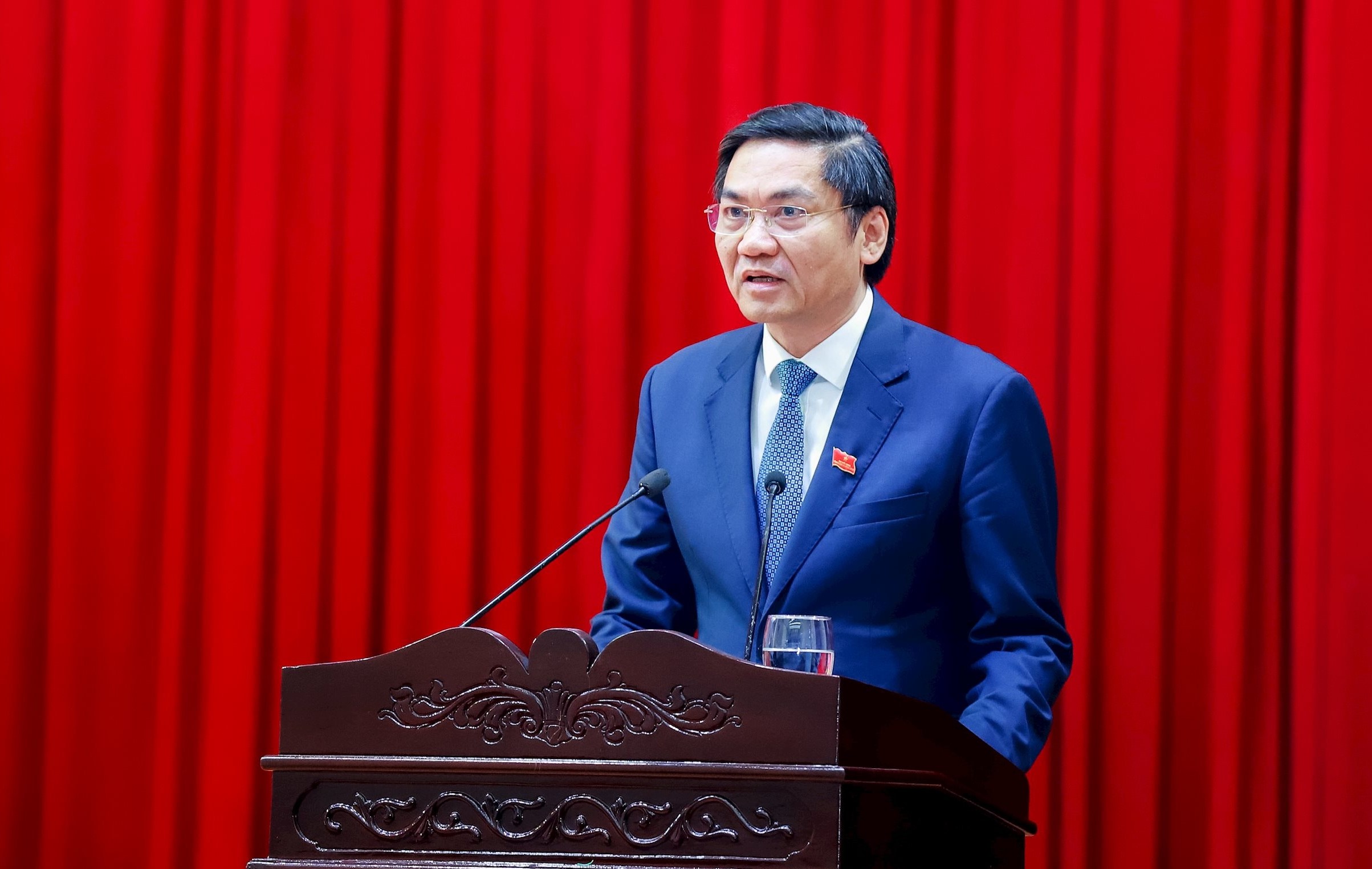 Phát huy tinh thần đổi mới, trách nhiệm, trí tuệ để xem xét, quyết định các vấn đề quan trọng của tỉnh nhà *