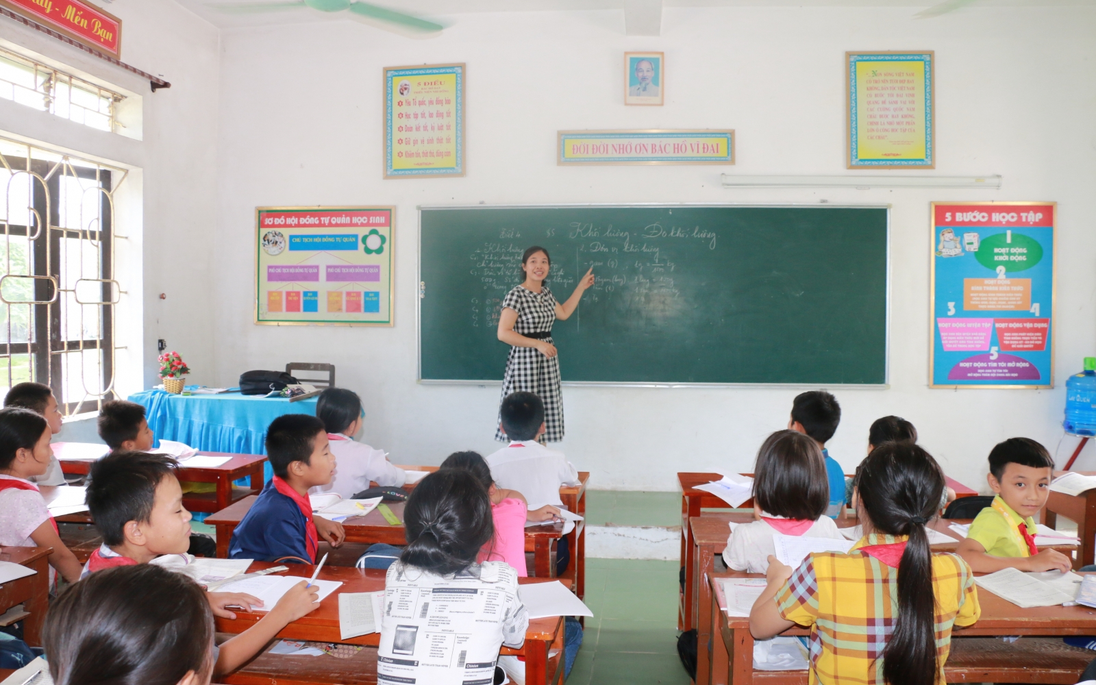 Sở Nội vụ trả lời cử tri Trần Xuân Nhương, Trưởng phòng Giáo dục và Đào tạo huyện Quỳnh Lưu về chỉ tiêu biên chế và số lượng giáo viên