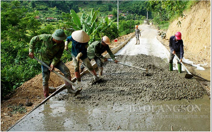 Cử tri huyện Nghi Lộc kiến nghị cho phép sử dụng xi măng được hỗ trợ trong xây dựng nông thôn mới